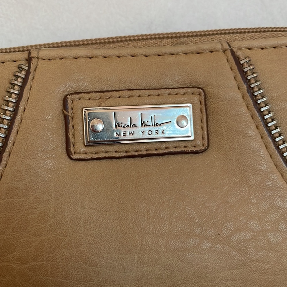 2 wallets - Picture 2 of 6